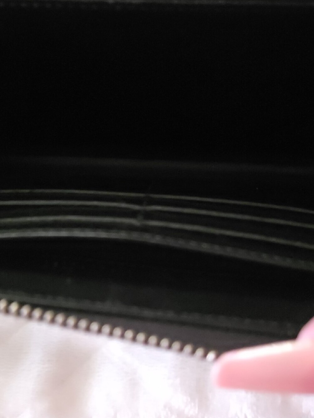 Classic Black Zip-Around Wallet - Picture 5 of 6
